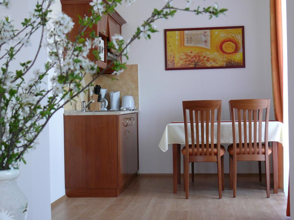 Szerencsemak Panzio Διαμέρισμα Kehidakustány Δωμάτιο φωτογραφία